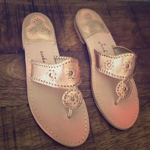 NWOB Rose gold leather West Hampton Jack Rogers